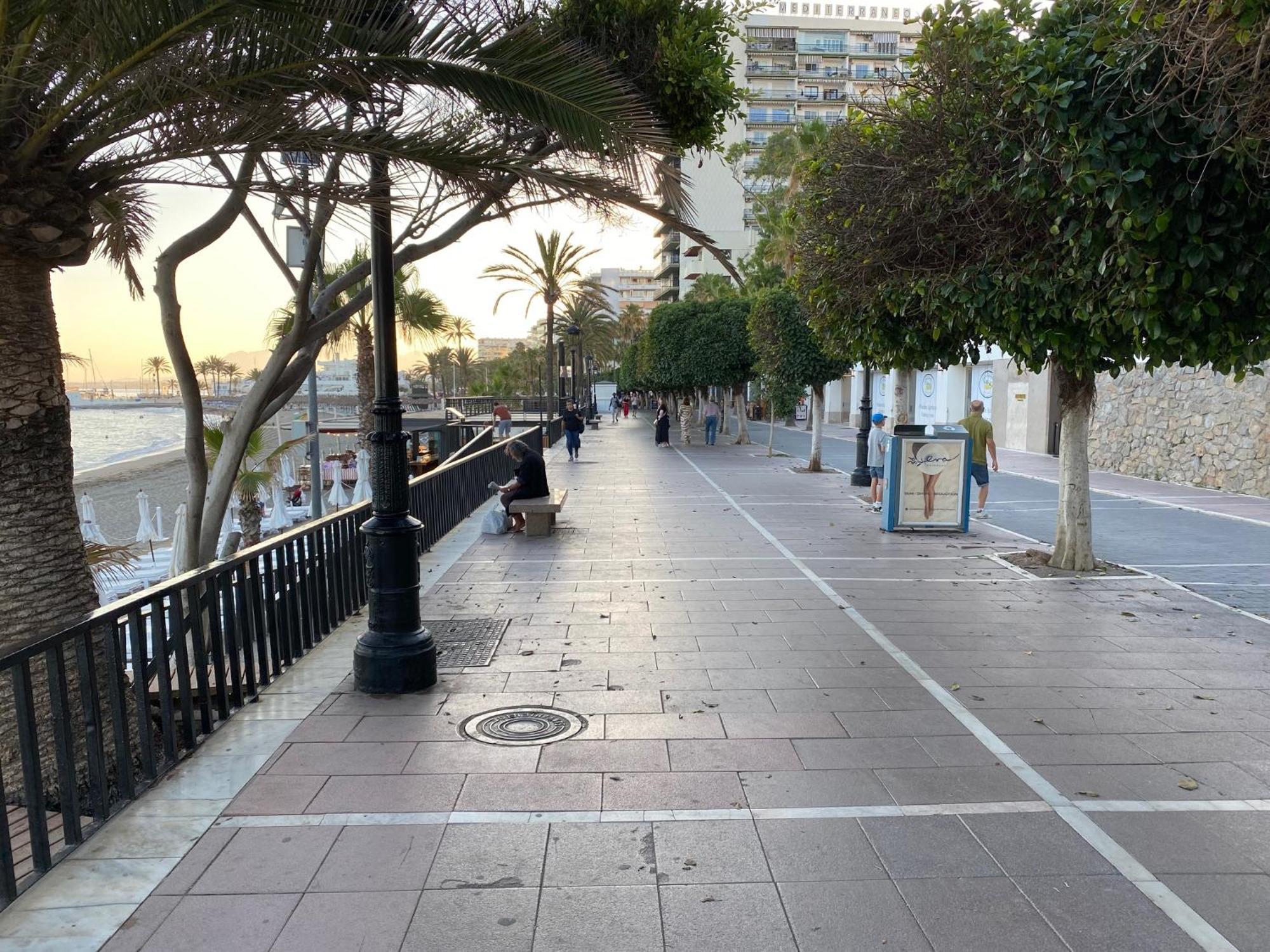 Dennilenni A Marbella Centro Apartment Ngoại thất bức ảnh